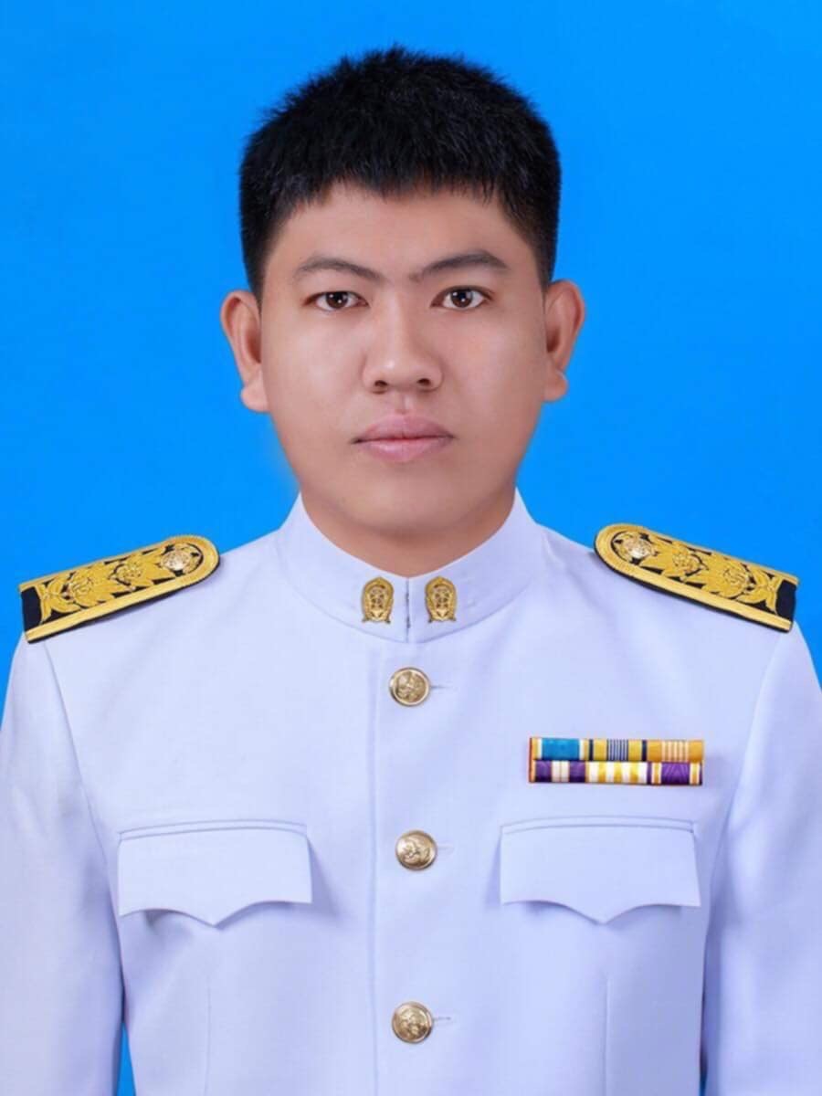 นายธีรพันธุ์ ทั่งจันทร์